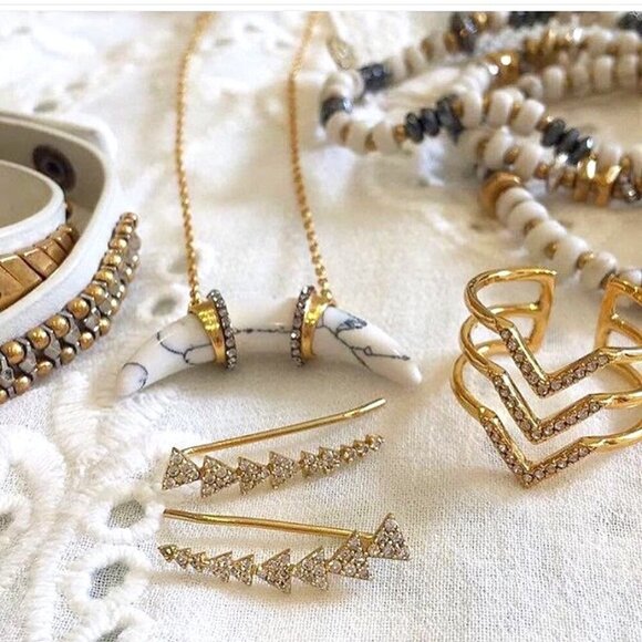 Stella & Dot Arc Necklace Limited Edition White Howlite - Picture 4 of 11